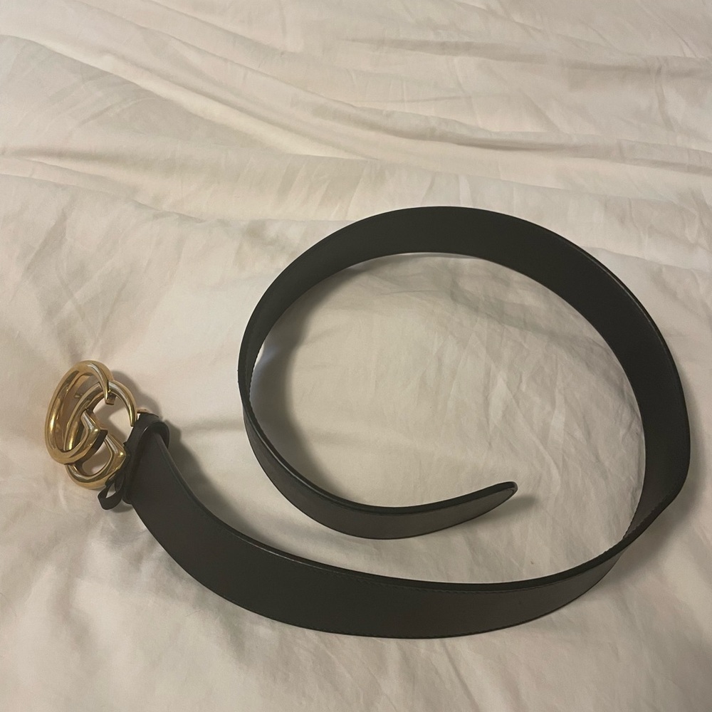 Gucci Black Leather Belt with Gold Buckle - Picture 3 of 6